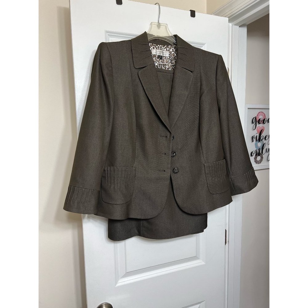 Tahari Arthur S. Levine Brown skirt suit Size 16
